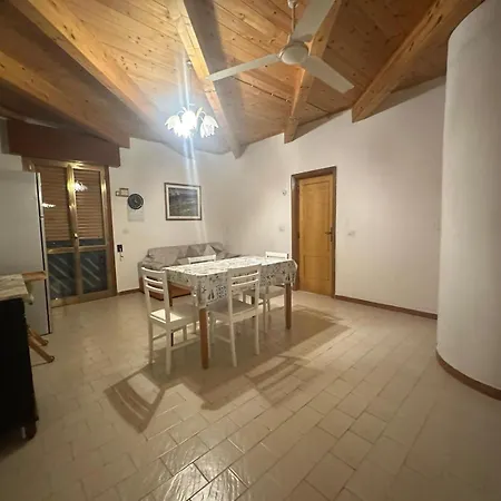 Villino Nausika Fronte Mare B شقة